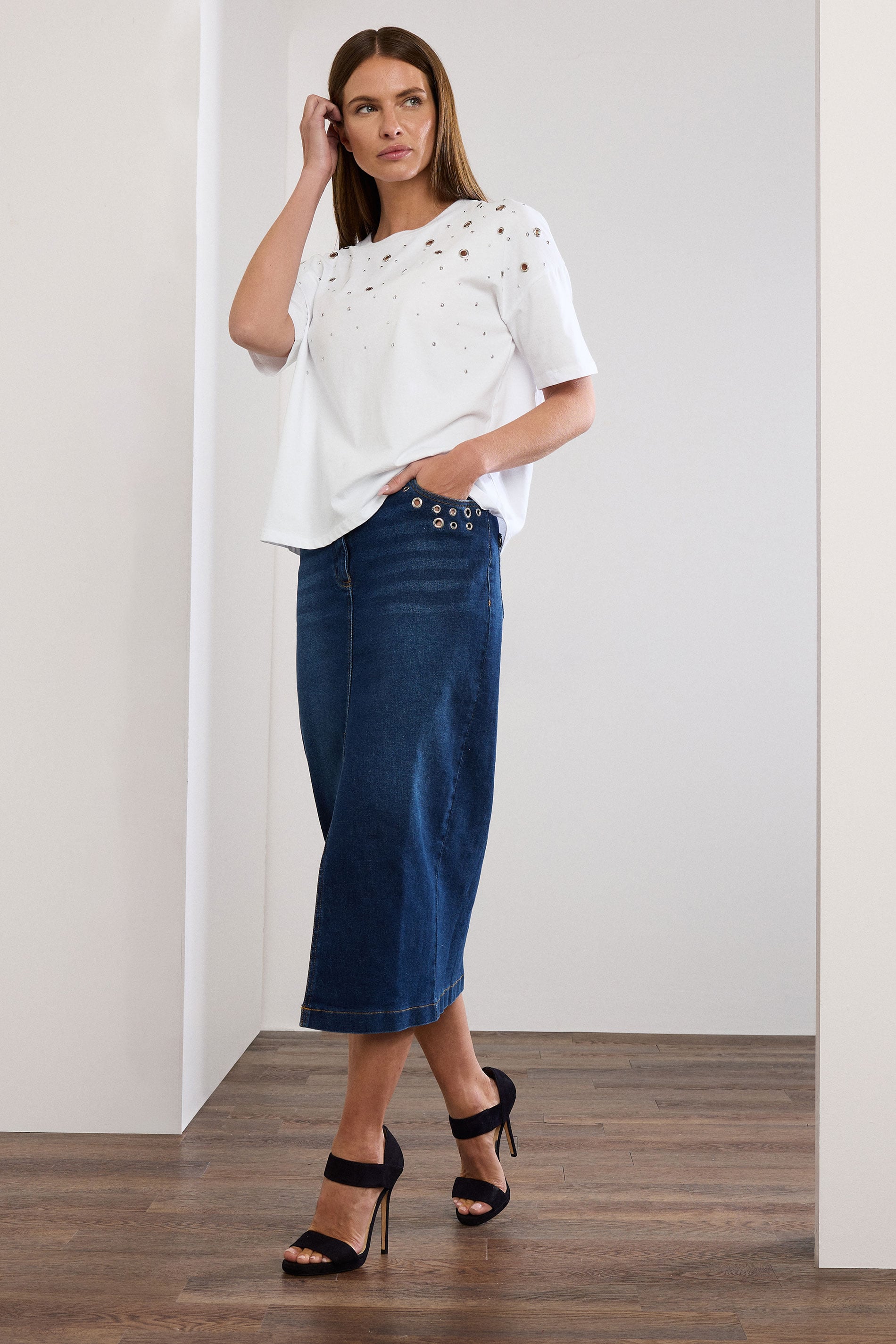 STAR White Eyelet Detail Short Sleeve T-Shirt | StarByJM 2