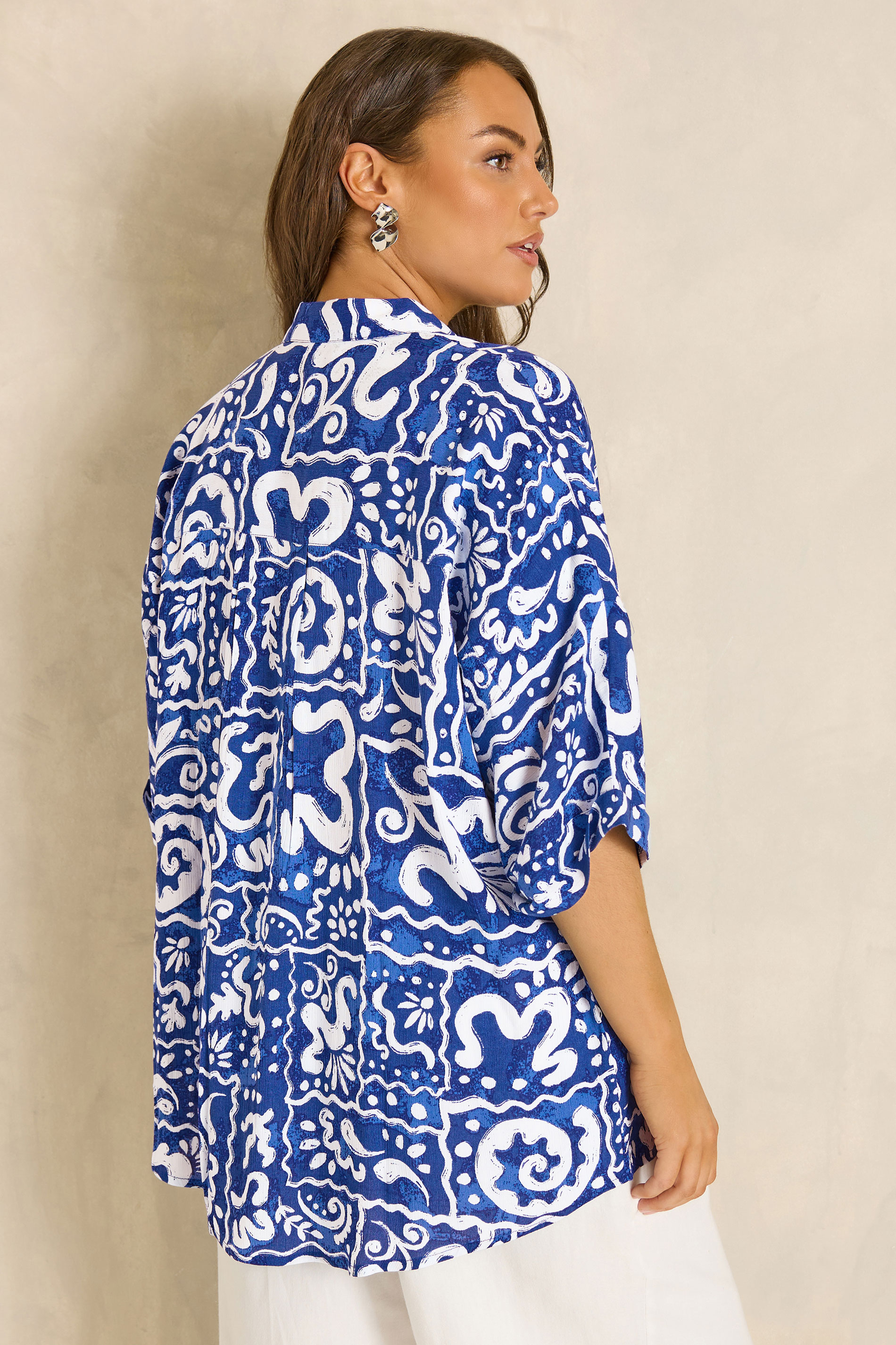 EVANS Plus Size Blue Abstract Print Blouse | Evans 2