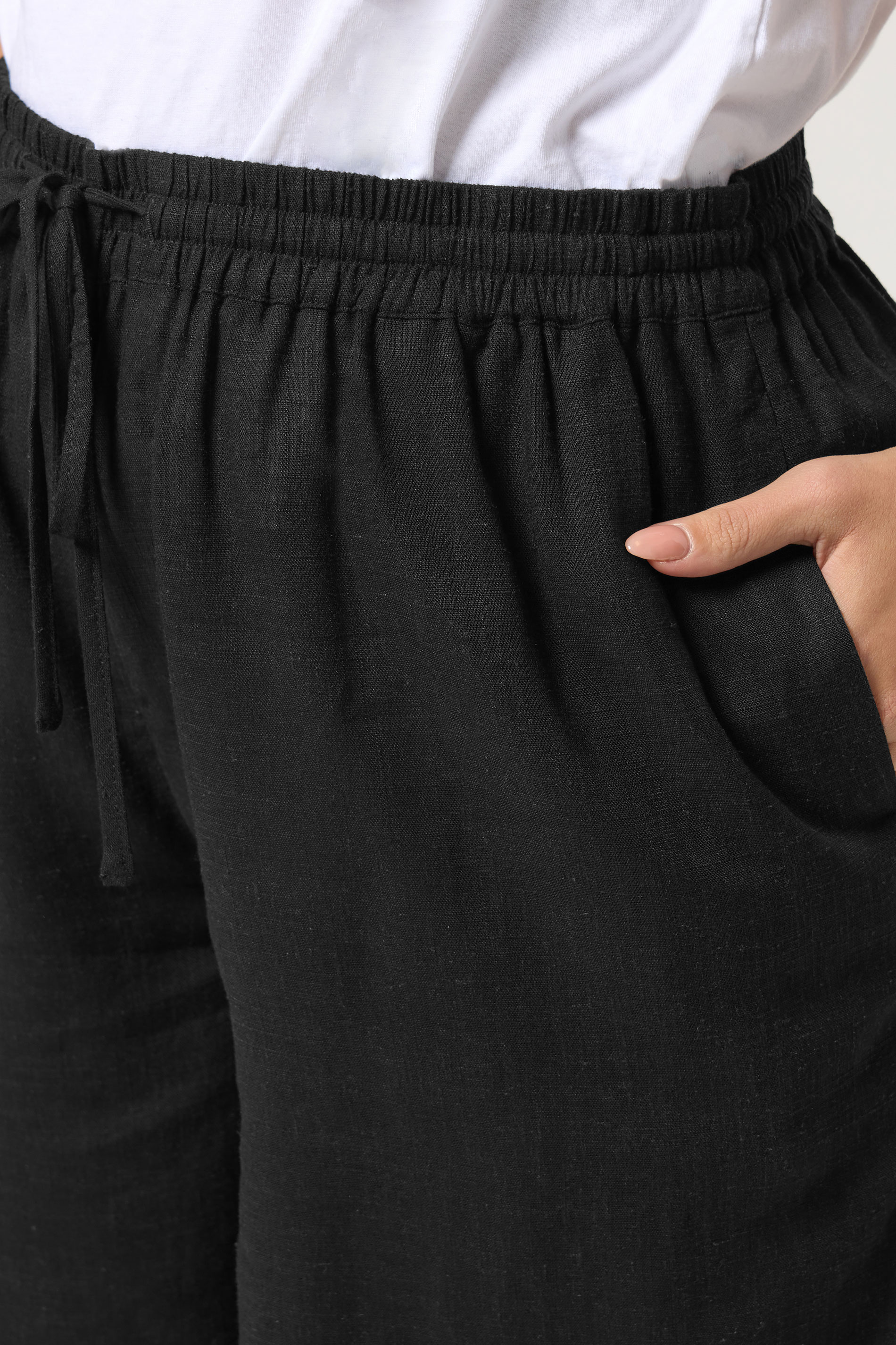 YOURS Plus Size Black Drawstring Linen Shorts | Yours Clothing 4