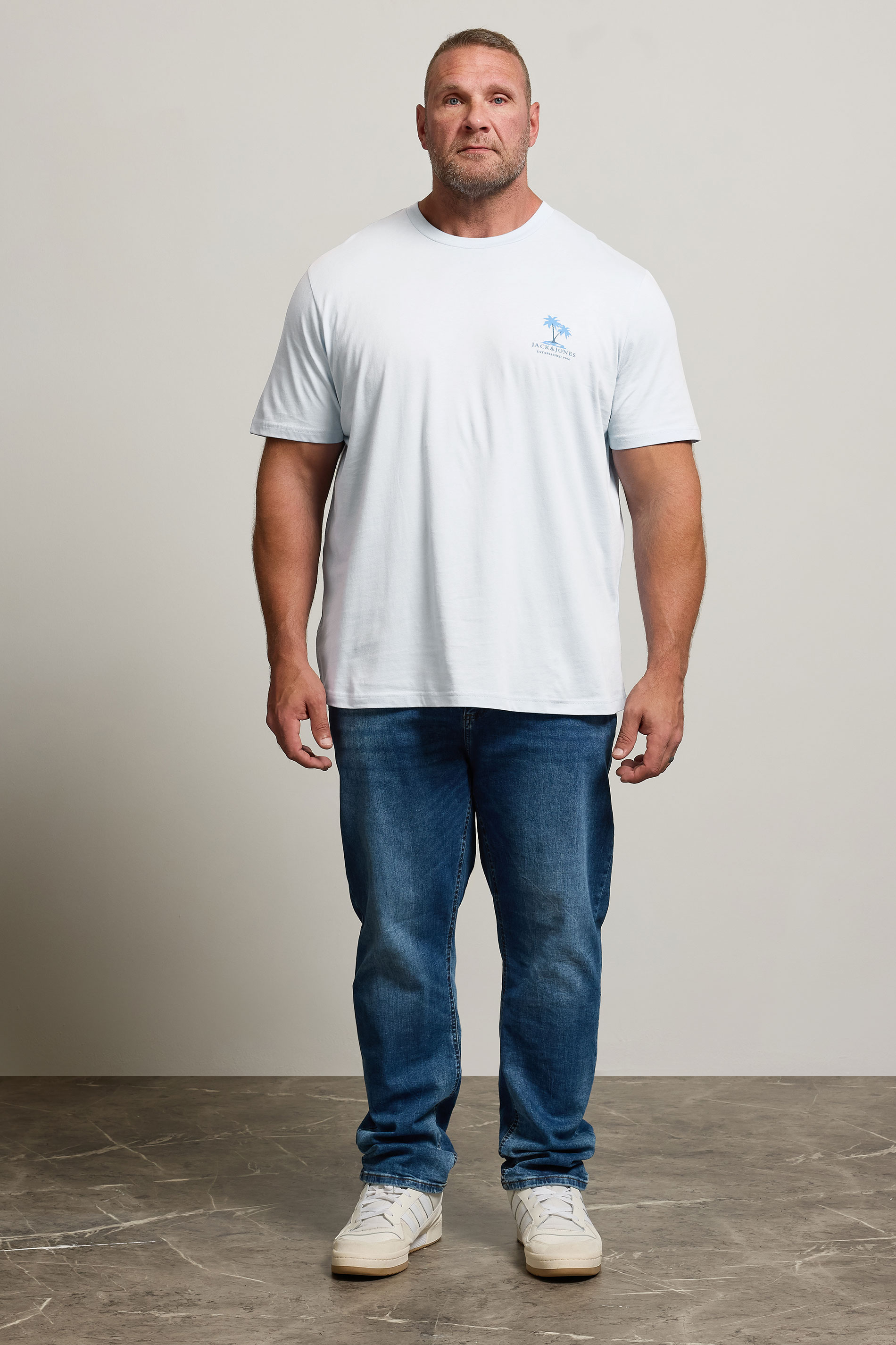 https://cdn.mandco.com/Images/ProductImages/eb4b5eb7-8d15-4b_701401_B.jpg