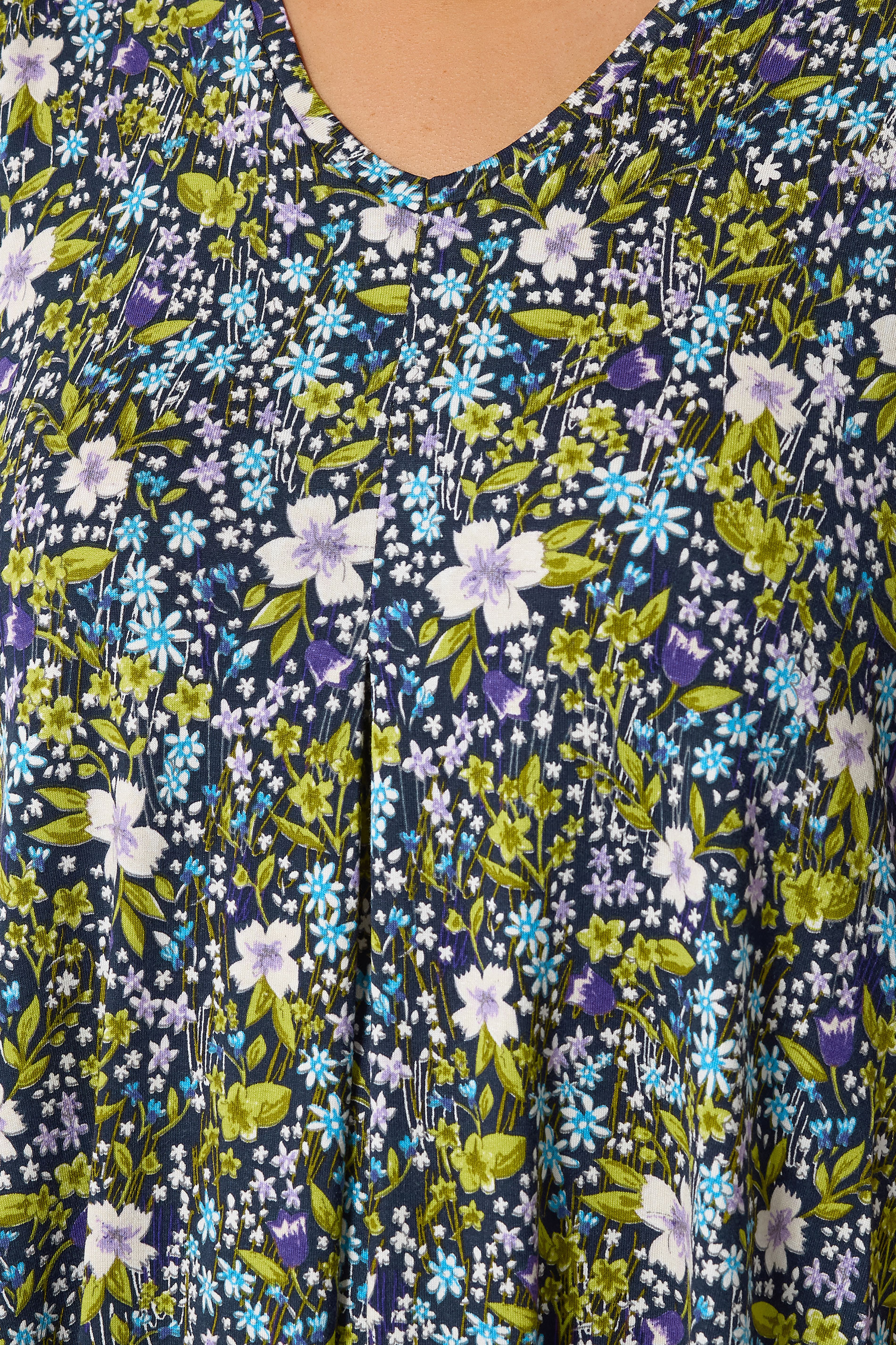 YOURS Plus Size Navy Blue & Green Floral Pleat Front Top | Yours Clothing 4