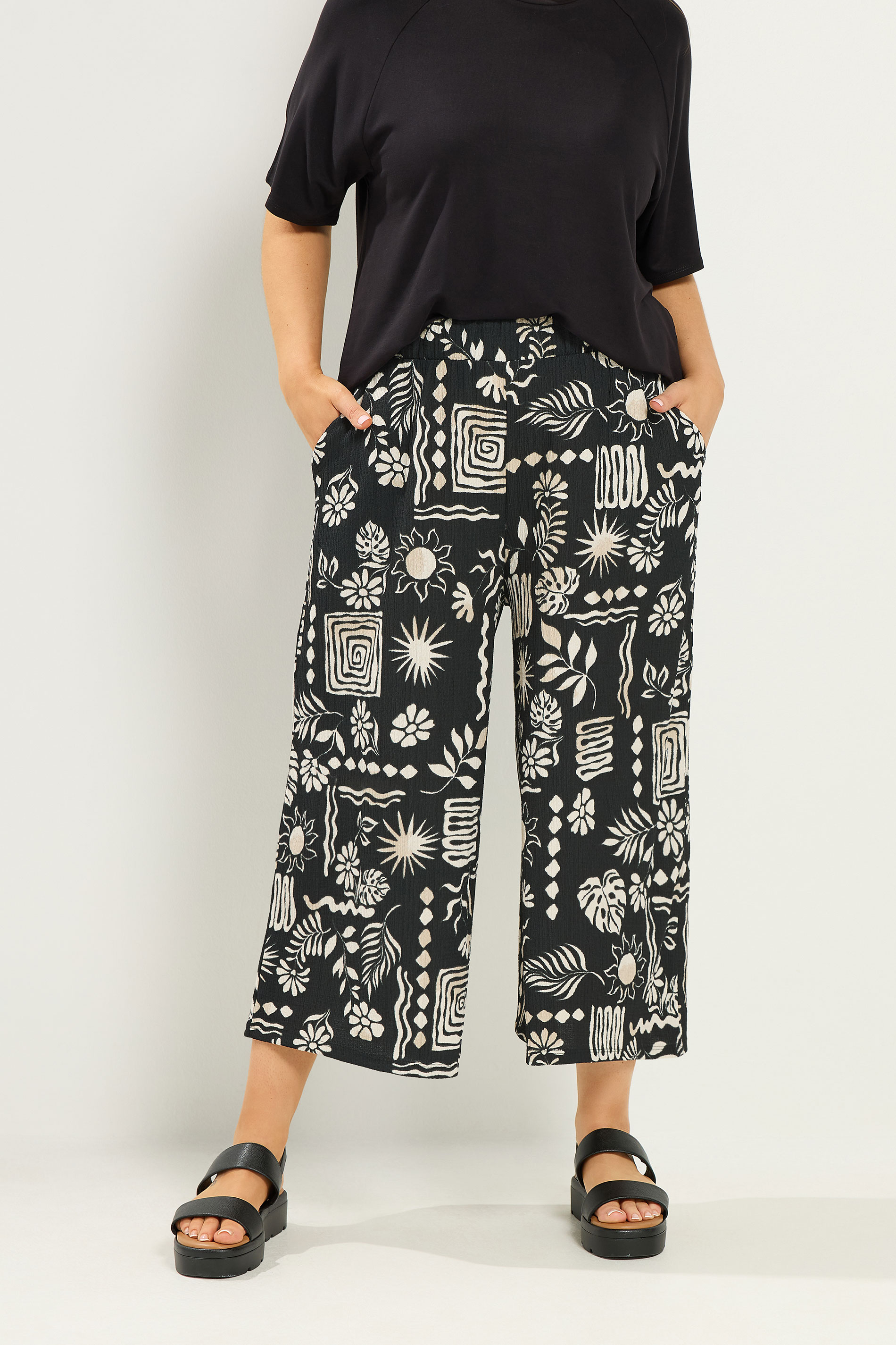 YOURS Plus Size Black Floral Print Textured Culottes | Yours Clothing 1