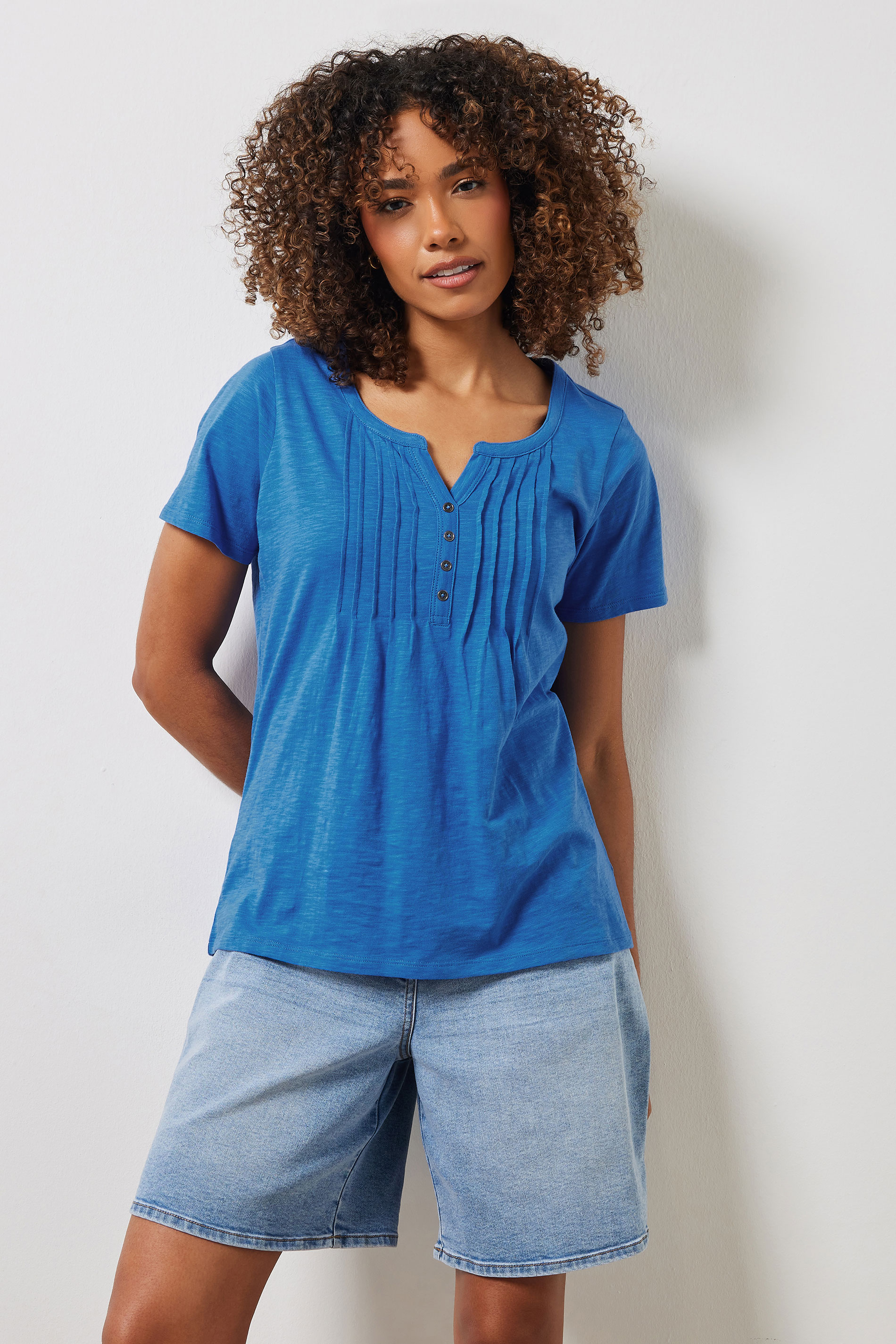 Women's Blue M&Co M&Co Cobalt Cotton Short Sleeve Henley Top Size 26-28