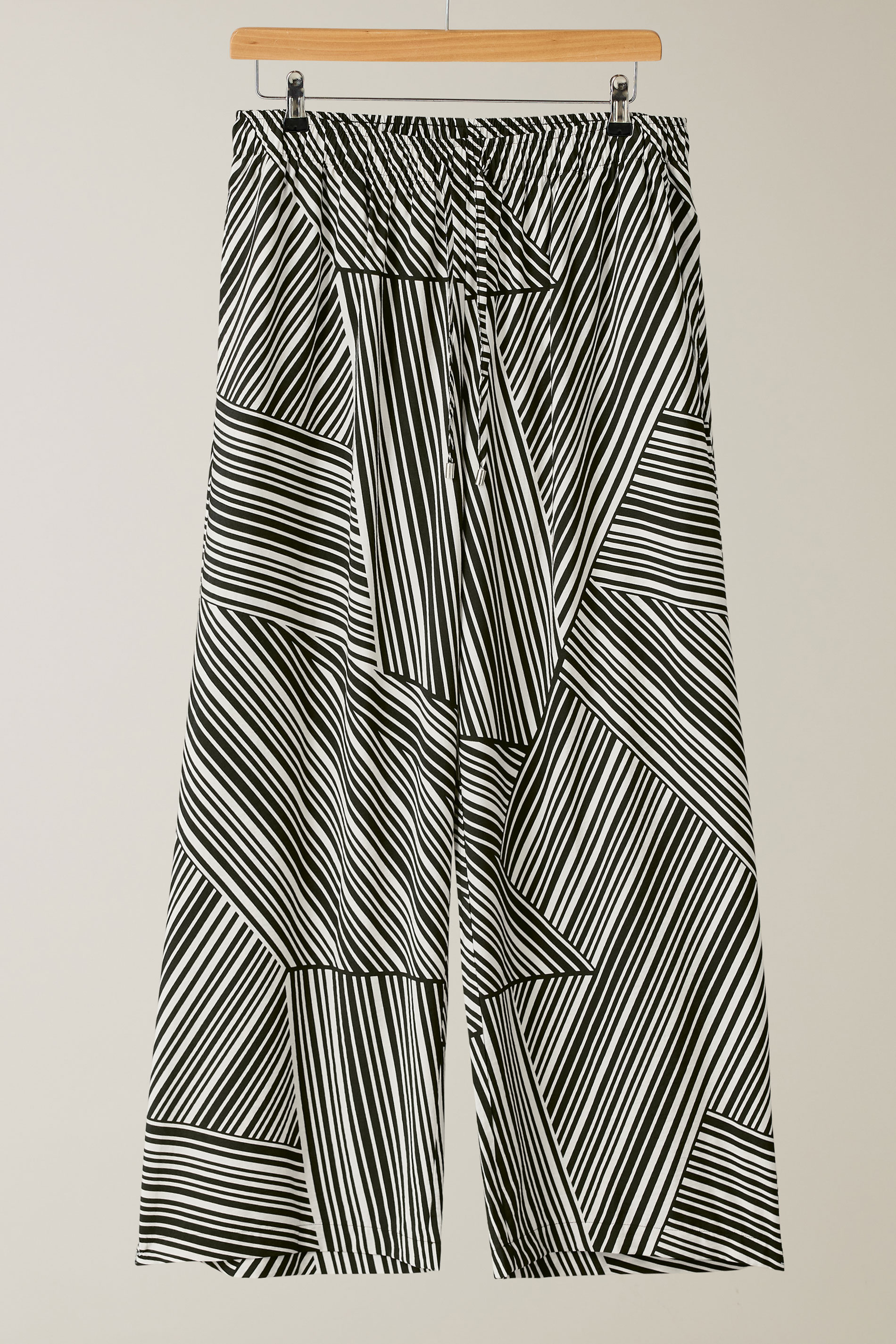 EVANS Plus Size Black Stripe Print Wide Leg Trousers | Evans 6