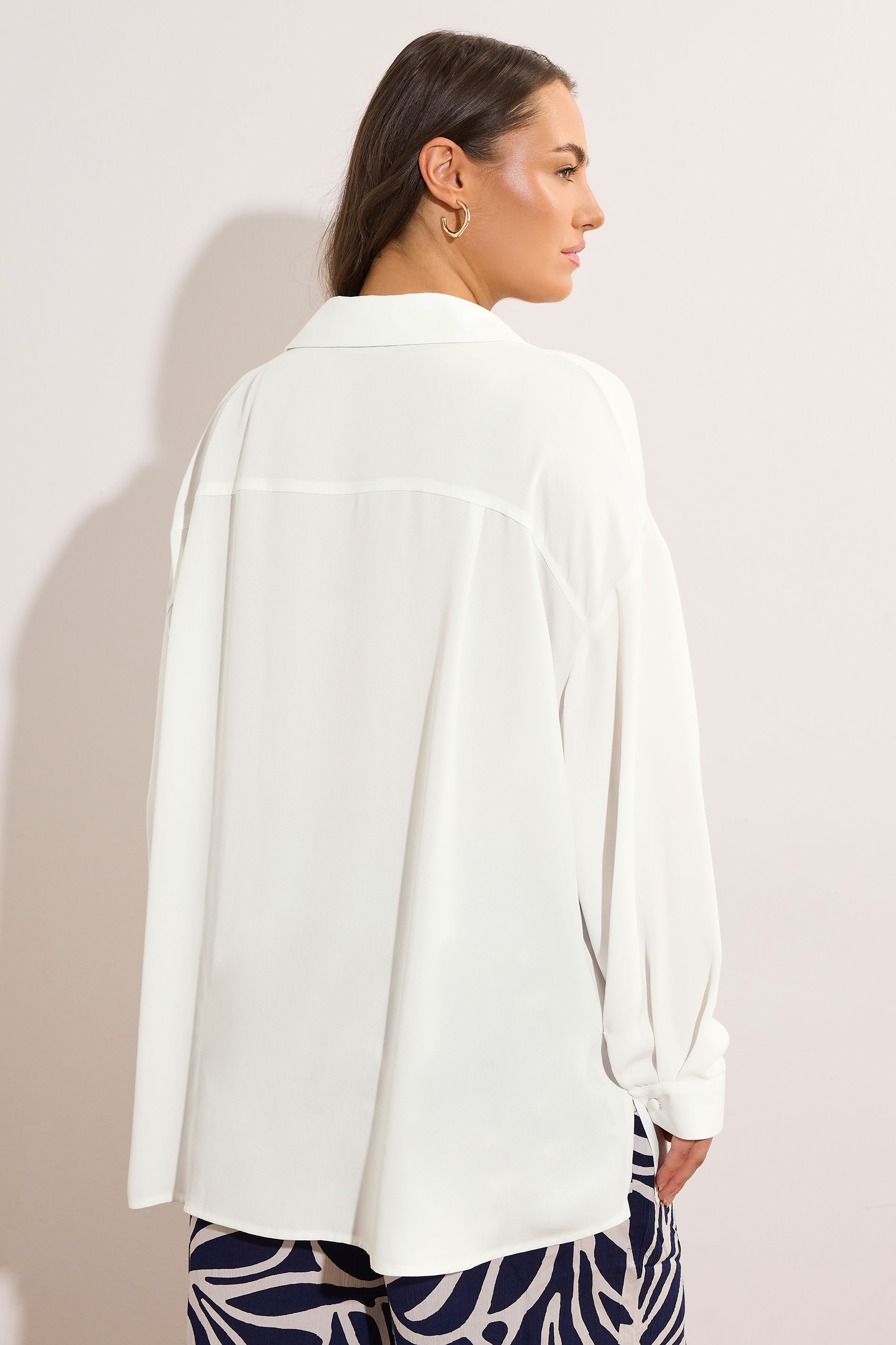 EVANS Plus Size White Dipped Hem Oversized Shirt | Evans 2