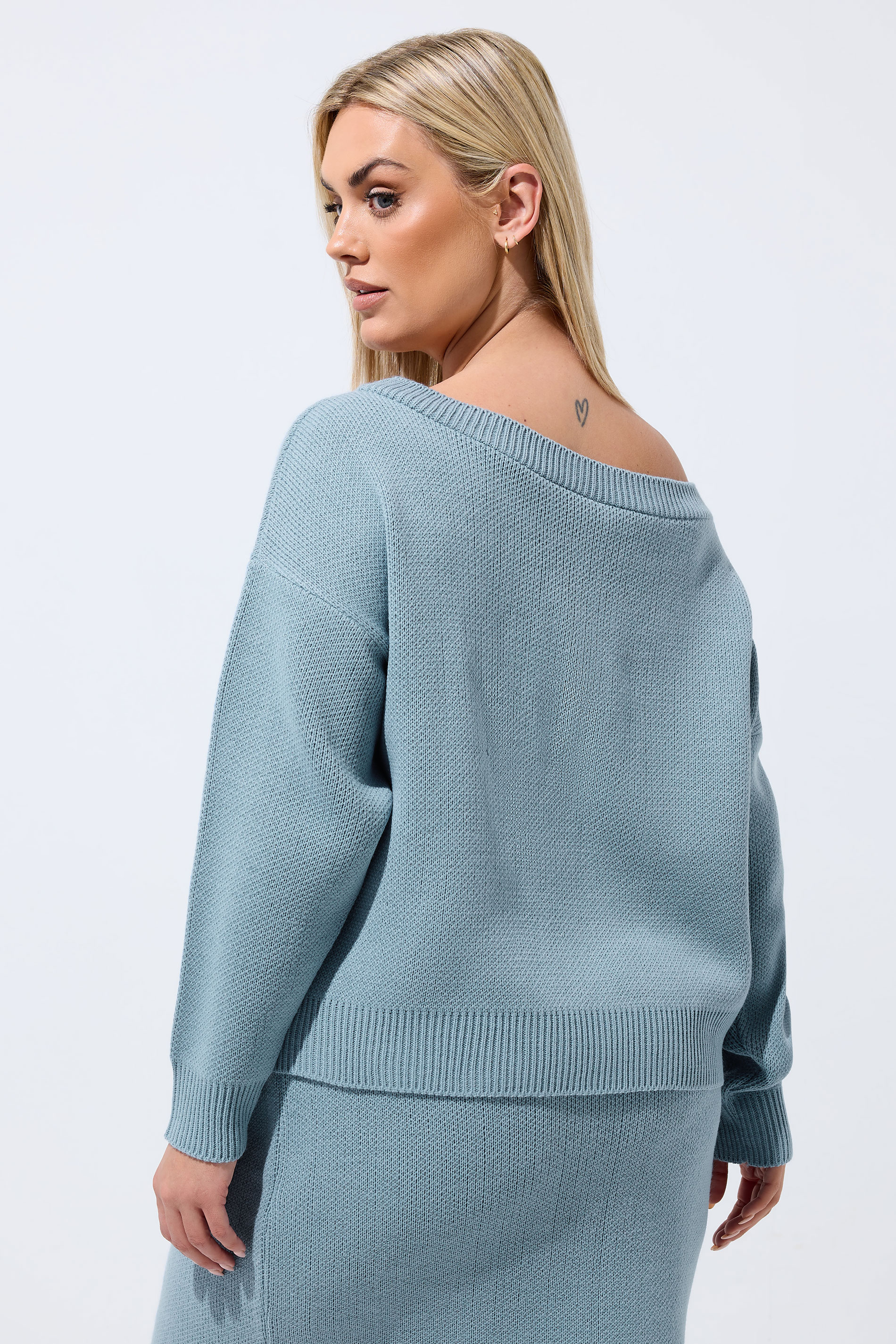 LIMITED COLLECTION Plus Size Blue Knitted Off Shoulder Jumper | Yours Clothing 2