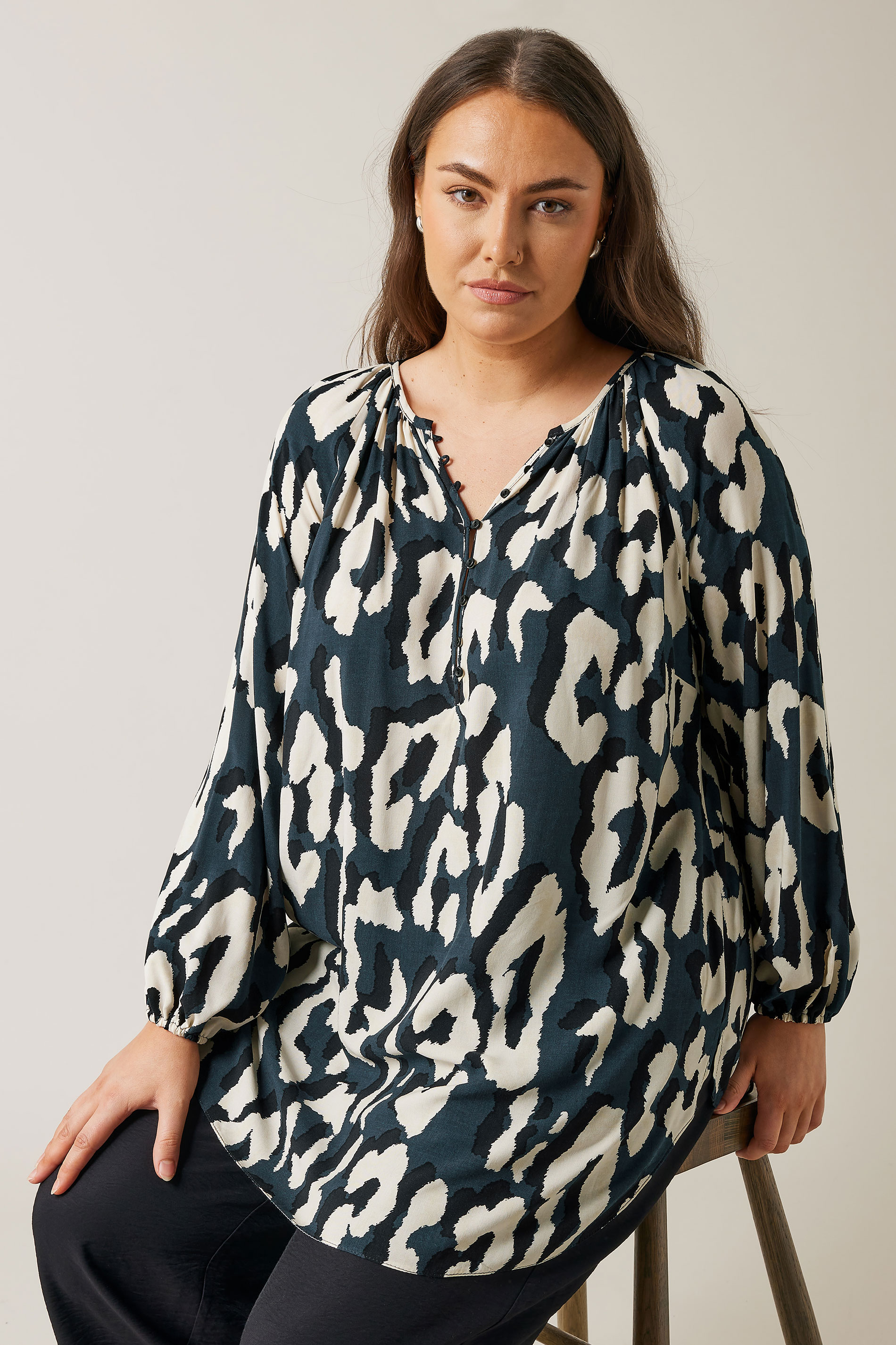EVANS Plus Size Navy Blue Animal Print Long Sleeve Blouse | Evans 3