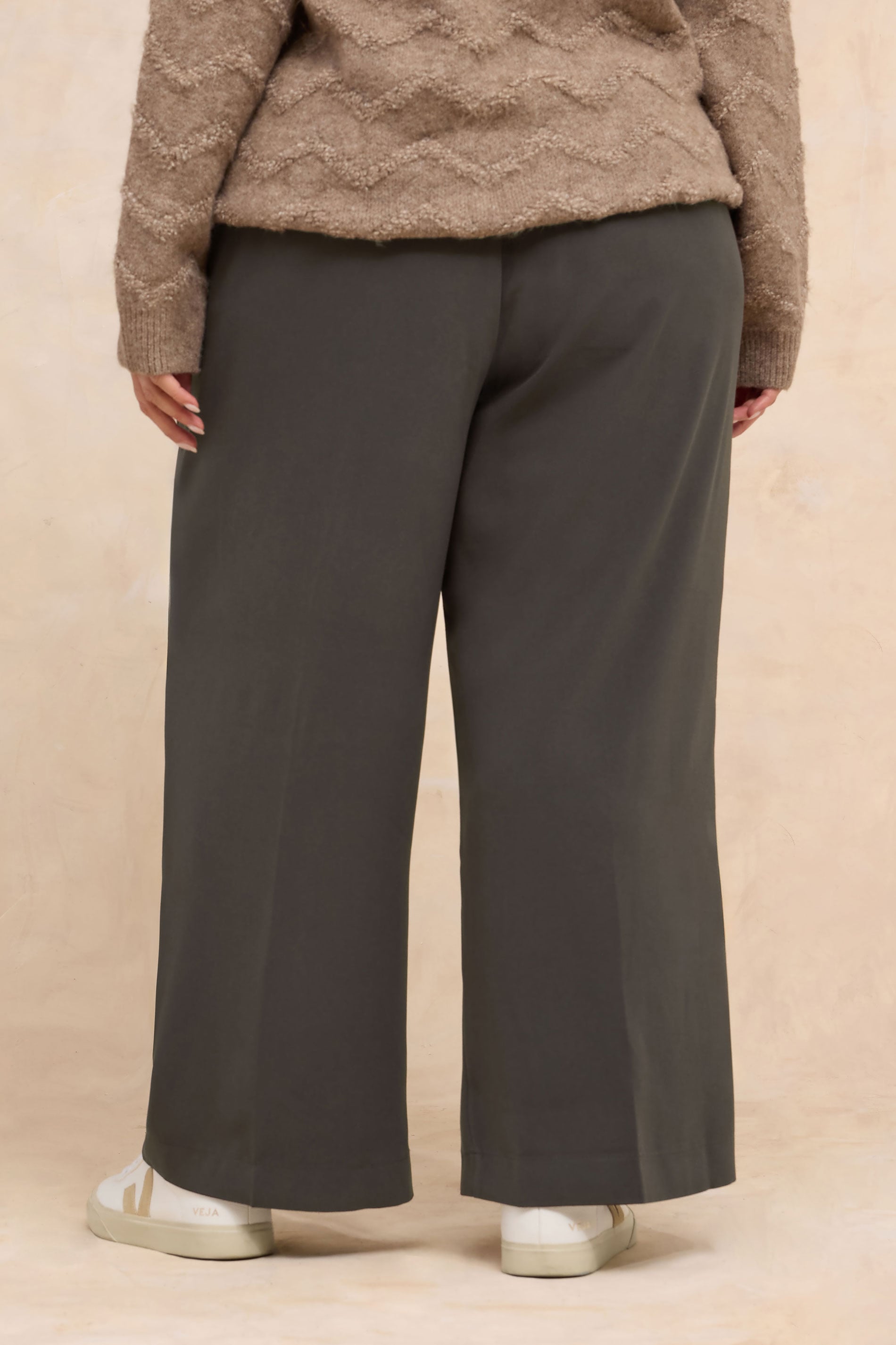 EVANS Plus Size Chocolate Brown Wide Leg Tailored Trousers | Evans 2